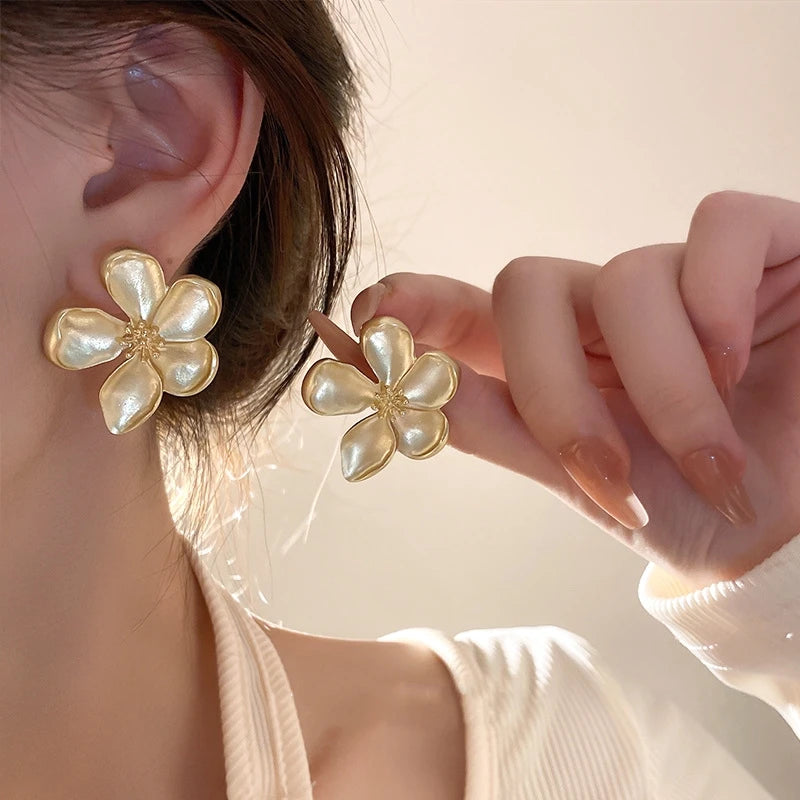 Flower Retro Earrings